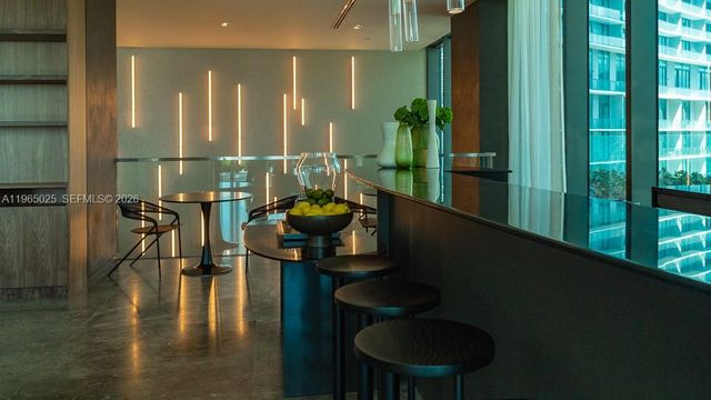 650 NE 32nd St 2105, Miami, FL 33137