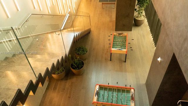 650 NE 32nd St 2105, Miami, FL 33137