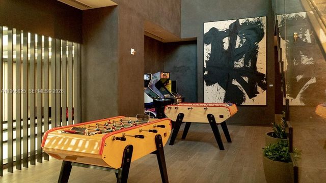 650 NE 32nd St 2105, Miami, FL 33137