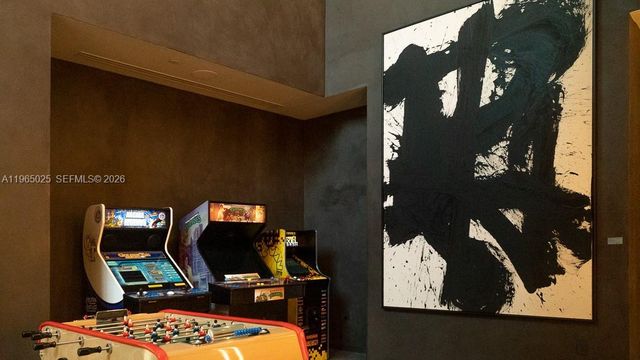 650 NE 32nd St 2105, Miami, FL 33137