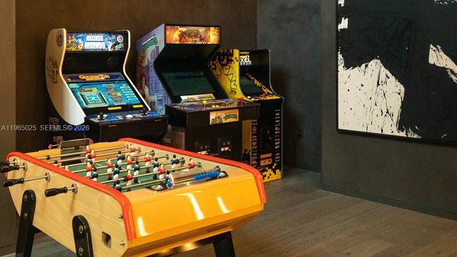 650 NE 32nd St 2105, Miami, FL 33137