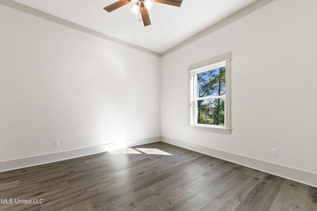 124 Holiday Avenue, Pass Christian, MS 39571