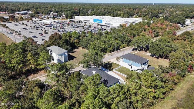 124 Holiday Avenue, Pass Christian, MS 39571