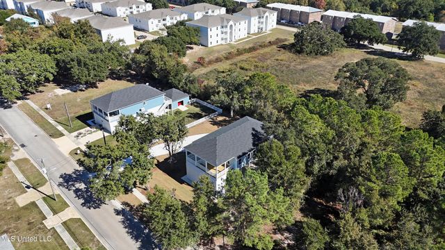124 Holiday Avenue, Pass Christian, MS 39571