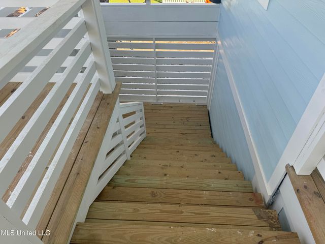 124 Holiday Avenue, Pass Christian, MS 39571