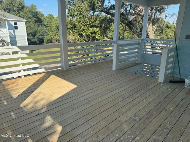 124 Holiday Avenue, Pass Christian, MS 39571