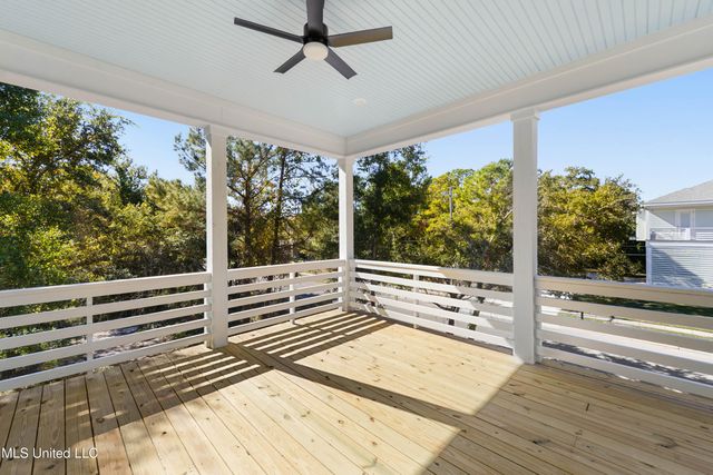 124 Holiday Avenue, Pass Christian, MS 39571