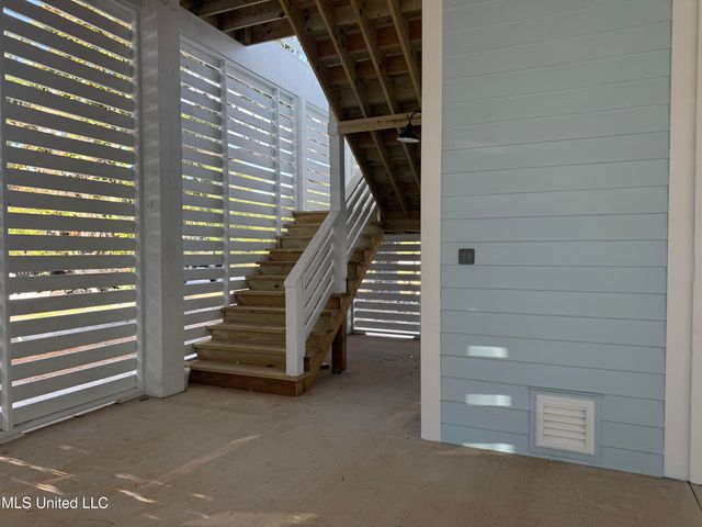 124 Holiday Avenue, Pass Christian, MS 39571