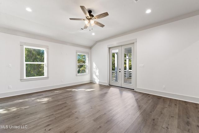 124 Holiday Avenue, Pass Christian, MS 39571