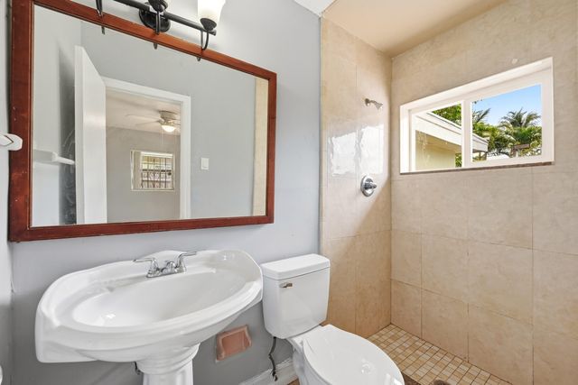 740 E Evanston Circle, Fort Lauderdale, FL 33312