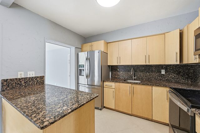740 E Evanston Circle, Fort Lauderdale, FL 33312