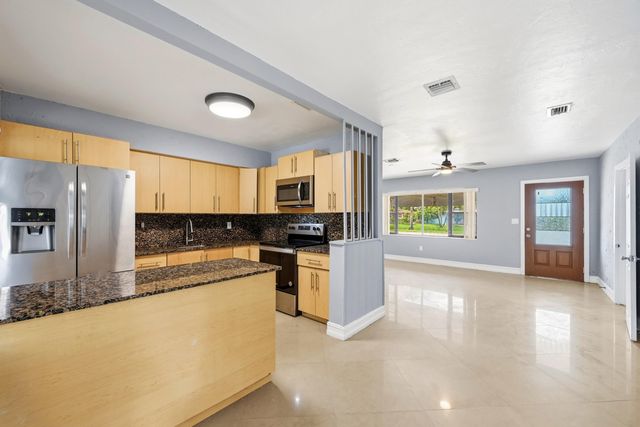 740 E Evanston Circle, Fort Lauderdale, FL 33312