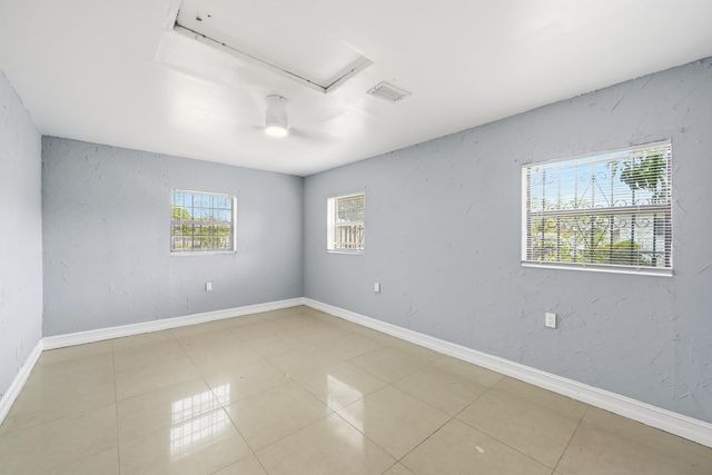 740 E Evanston Circle, Fort Lauderdale, FL 33312