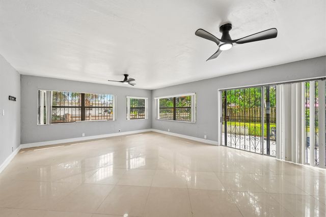740 E Evanston Circle, Fort Lauderdale, FL 33312