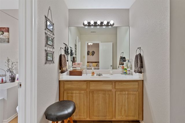 5808 Blackmore Avenue, Fort Worth, TX 76107