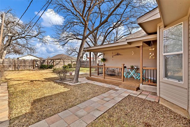 5808 Blackmore Avenue, Fort Worth, TX 76107