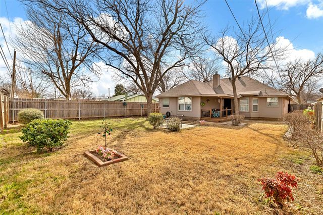 5808 Blackmore Avenue, Fort Worth, TX 76107