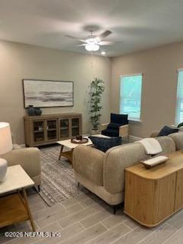 538 AVALON WOODS Lane, Jacksonville, FL 32218