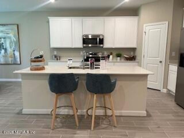 538 AVALON WOODS Lane, Jacksonville, FL 32218