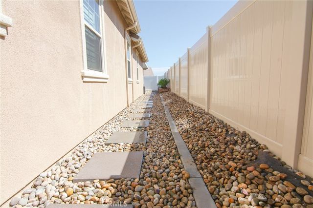 2056 Caltha Way, Perris, CA 92571