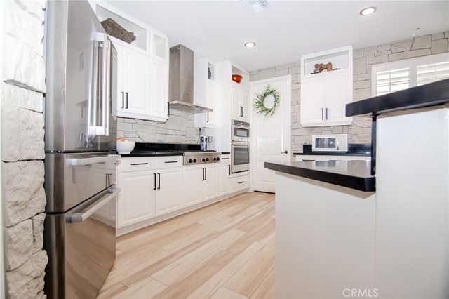 2056 Caltha Way, Perris, CA 92571