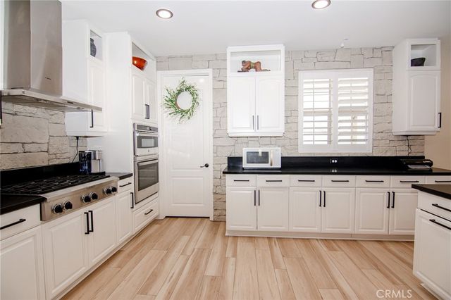 2056 Caltha Way, Perris, CA 92571