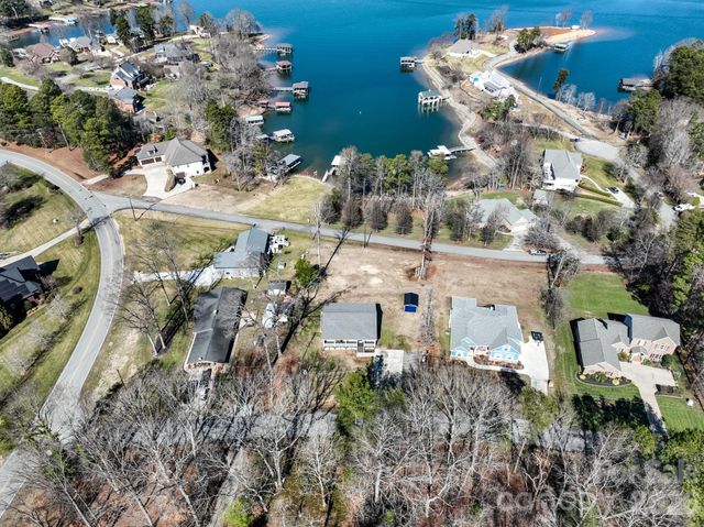 9464 Riviera Drive, Sherrills Ford, NC 28673