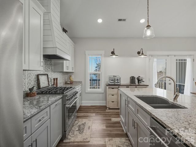 9464 Riviera Drive, Sherrills Ford, NC 28673