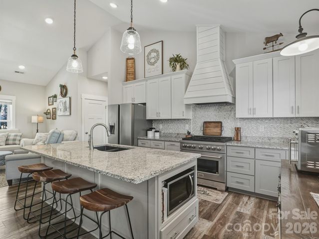 9464 Riviera Drive, Sherrills Ford, NC 28673