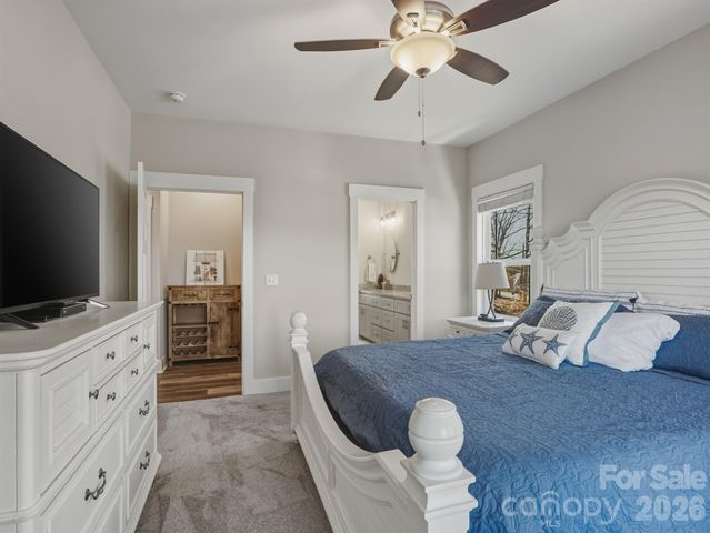 9464 Riviera Drive, Sherrills Ford, NC 28673