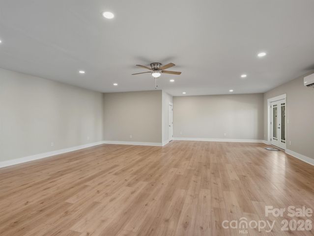 9464 Riviera Drive, Sherrills Ford, NC 28673