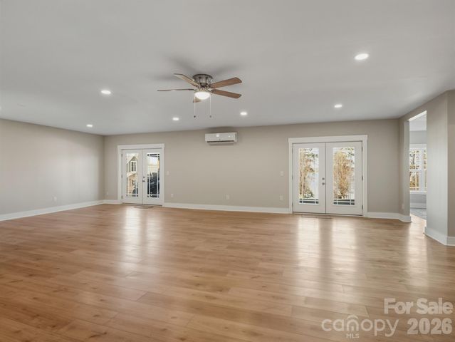 9464 Riviera Drive, Sherrills Ford, NC 28673