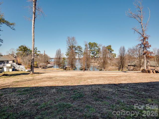 9464 Riviera Drive, Sherrills Ford, NC 28673