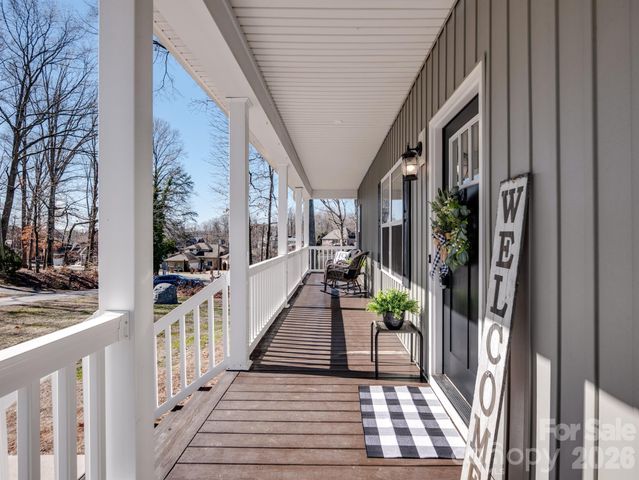 9464 Riviera Drive, Sherrills Ford, NC 28673