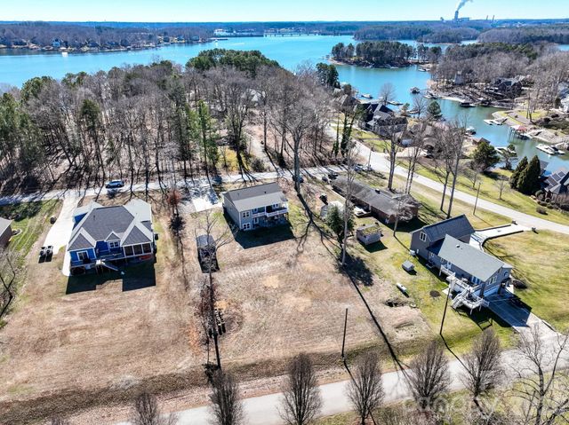 9464 Riviera Drive, Sherrills Ford, NC 28673