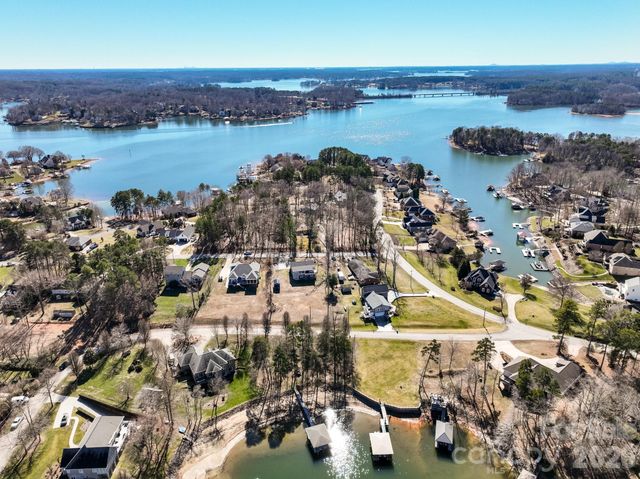 9464 Riviera Drive, Sherrills Ford, NC 28673