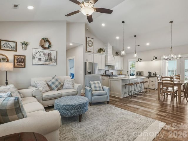 9464 Riviera Drive, Sherrills Ford, NC 28673