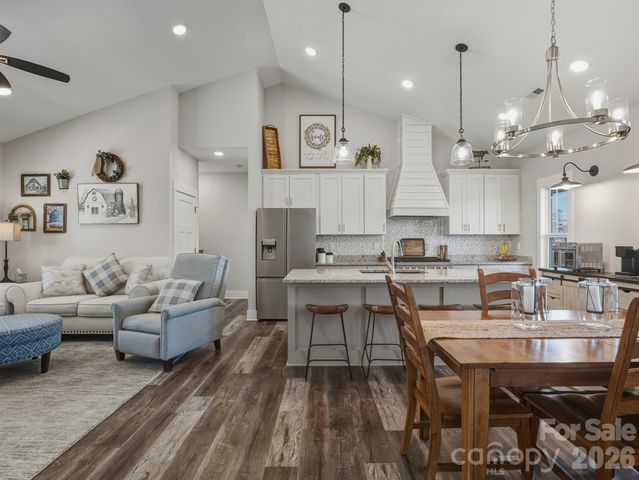 9464 Riviera Drive, Sherrills Ford, NC 28673