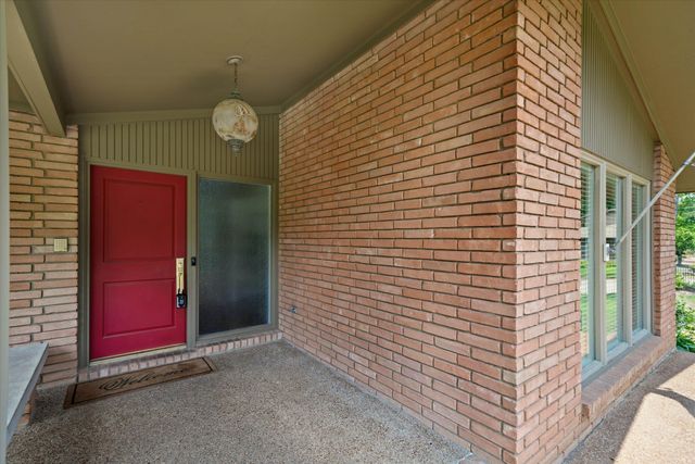 5690 N ANGELA RD, Memphis, TN 38120