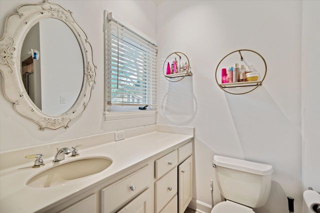 5690 N ANGELA RD, Memphis, TN 38120