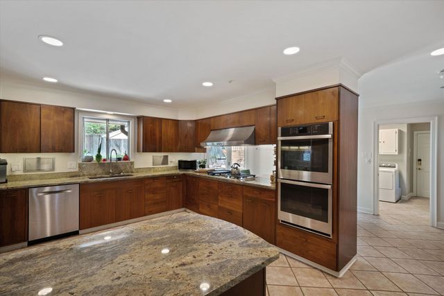 5690 N ANGELA RD, Memphis, TN 38120