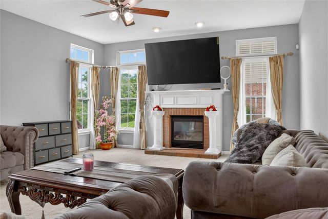 108 Great Rock Dr, Bethel Park, PA 15102