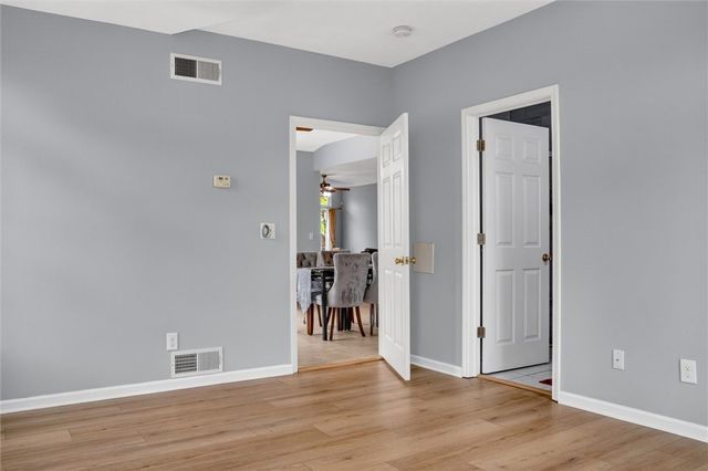 108 Great Rock Dr, Bethel Park, PA 15102