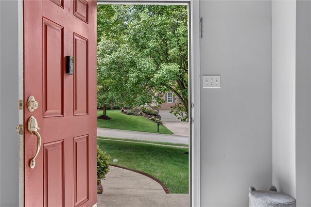 108 Great Rock Dr, Bethel Park, PA 15102