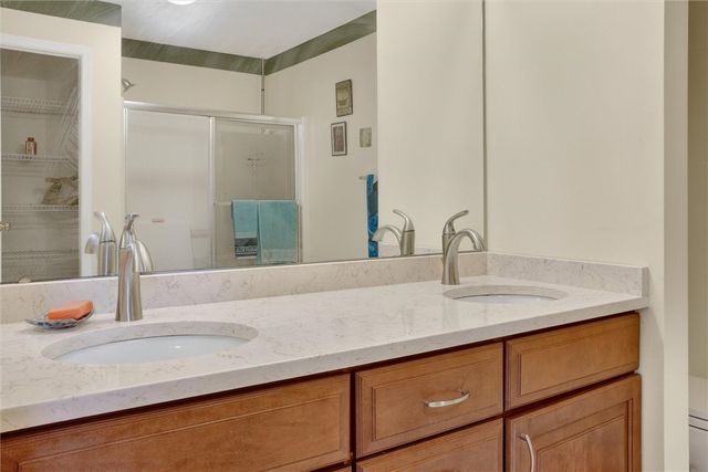 108 Great Rock Dr, Bethel Park, PA 15102