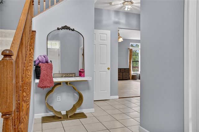 108 Great Rock Dr, Bethel Park, PA 15102