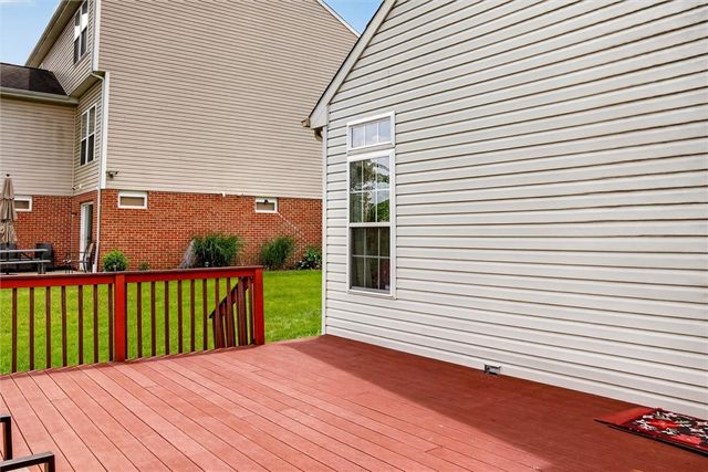 108 Great Rock Dr, Bethel Park, PA 15102