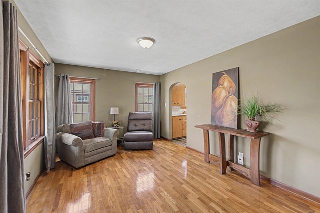 913 Custer St., Salina, KS 67401