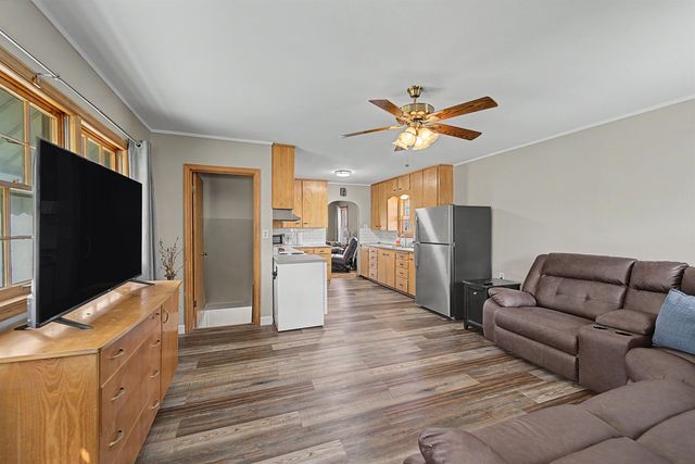 913 Custer St., Salina, KS 67401