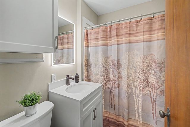 913 Custer St., Salina, KS 67401